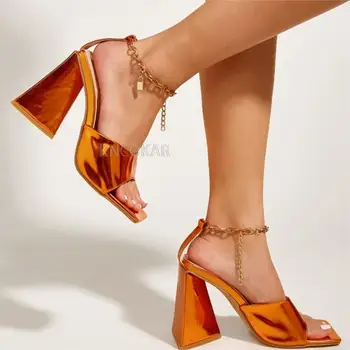 2022 Elegant Doamnelor Rochie De Petrecere Pantofi De Moda Lanț De Metal Cataramă Glezna Deget De La Picior Deschis Triunghi Pătrat Tocuri Femei Sandale